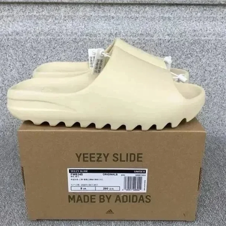 Nike slipper and yezzy slipper(40 + styles）  